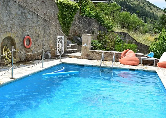 Kyriaki & 4* Amfiklia